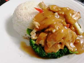 Pad prig khing mhu (Crispy pork)